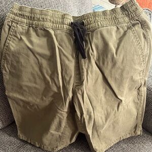 Hollister Men’s Olive Jogger Shorts size Large